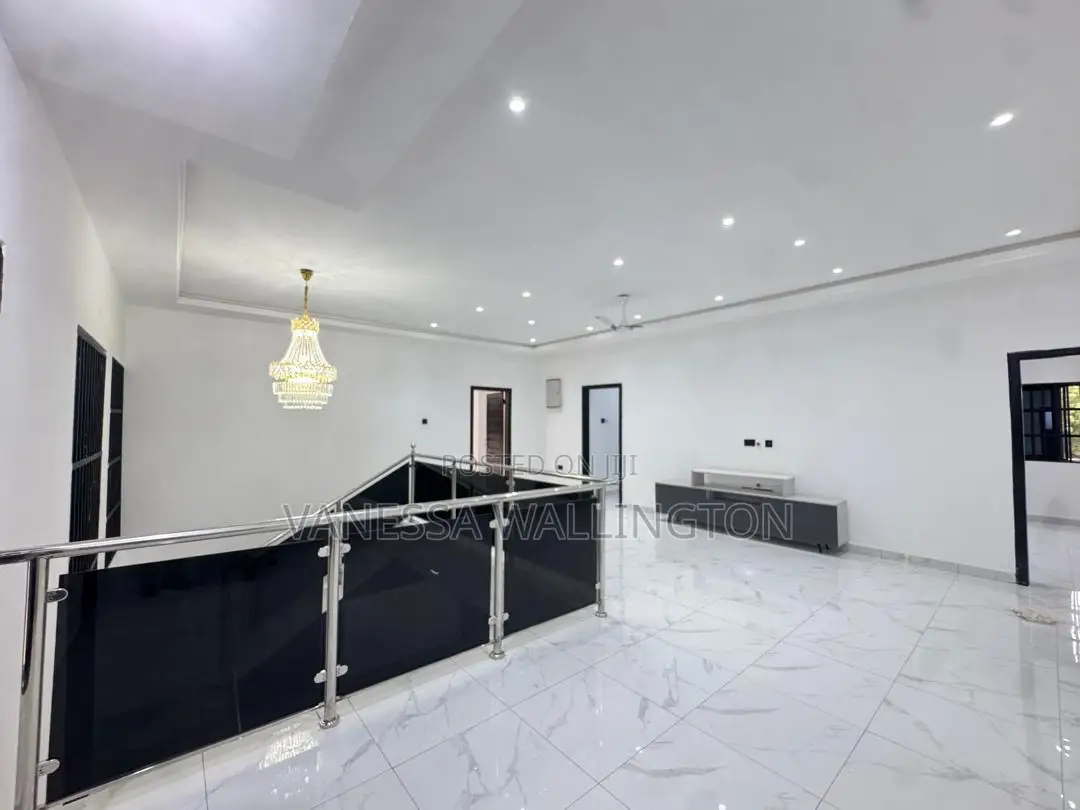 4bdrm House in Ashaley Botwe for sale