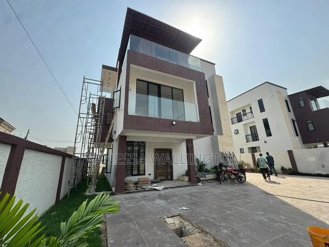 5bdrm House in East Legon Hills for sale