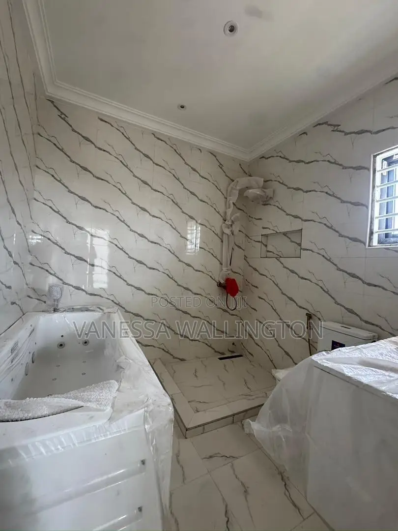 5bdrm House in East Legon Hills for sale