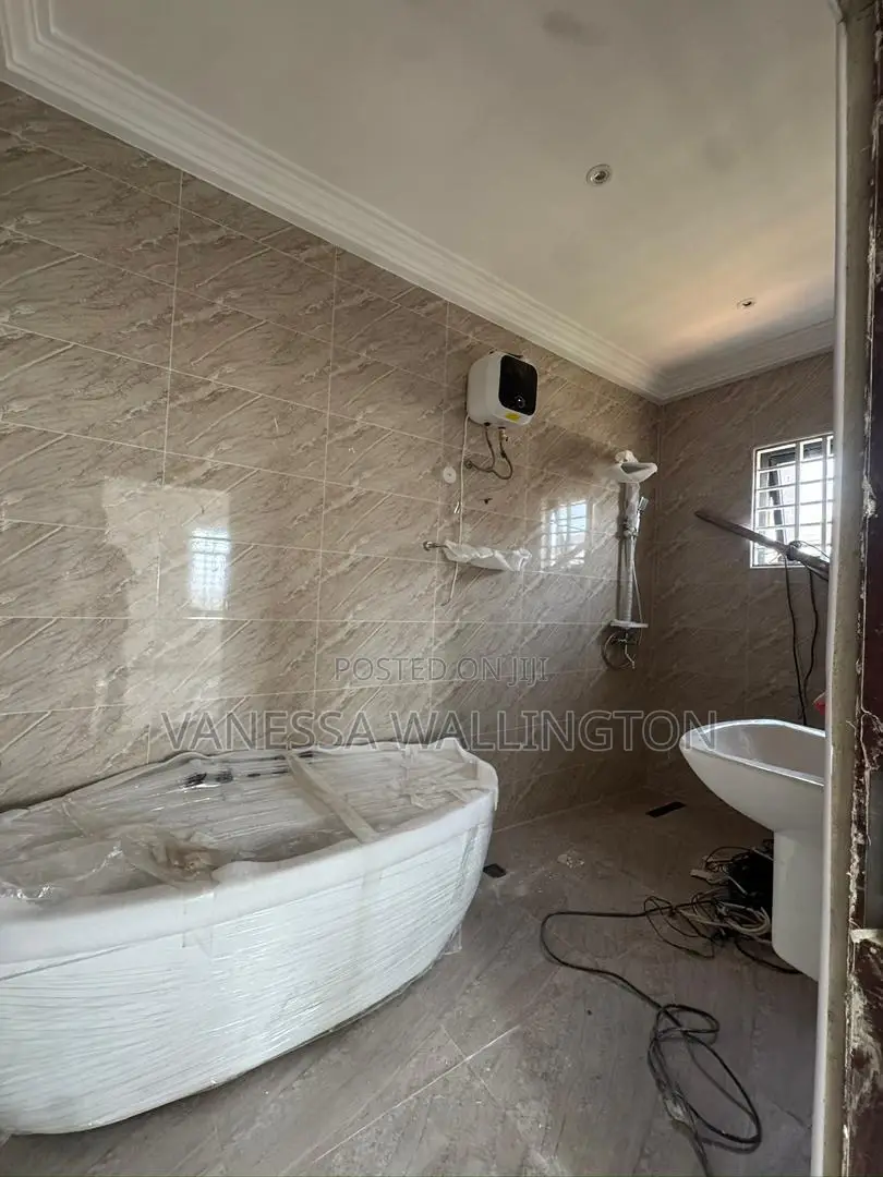 5bdrm House in East Legon Hills for sale