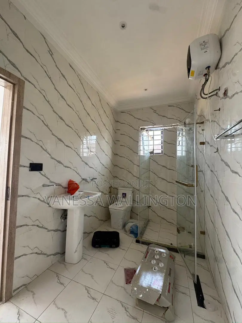 5bdrm House in East Legon Hills for sale