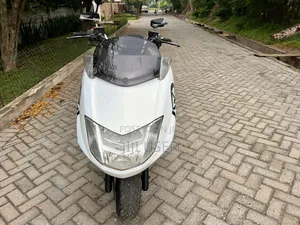 Motorcycle 2020 White
