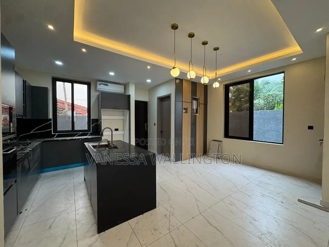 4bdrm House in East Legon for sale
