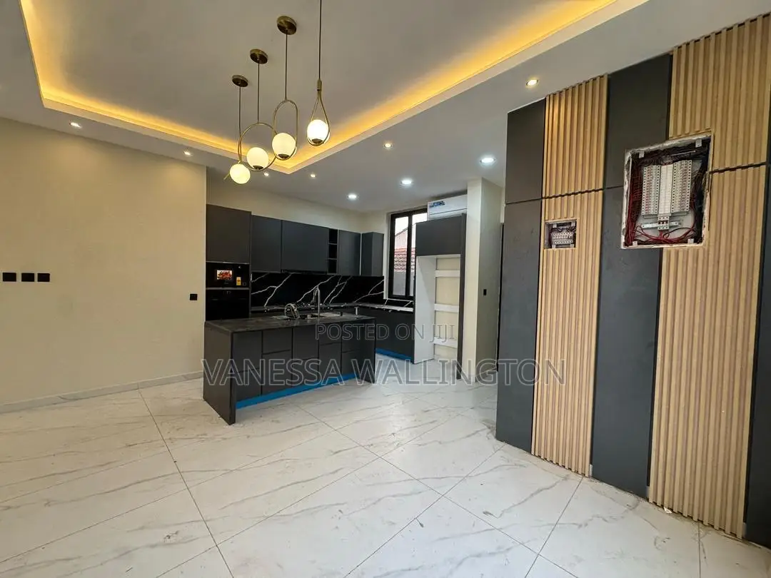 4bdrm House in East Legon for sale