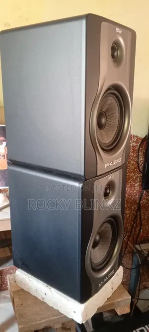 M-Audio Bx6 Carbon Studio Monitors