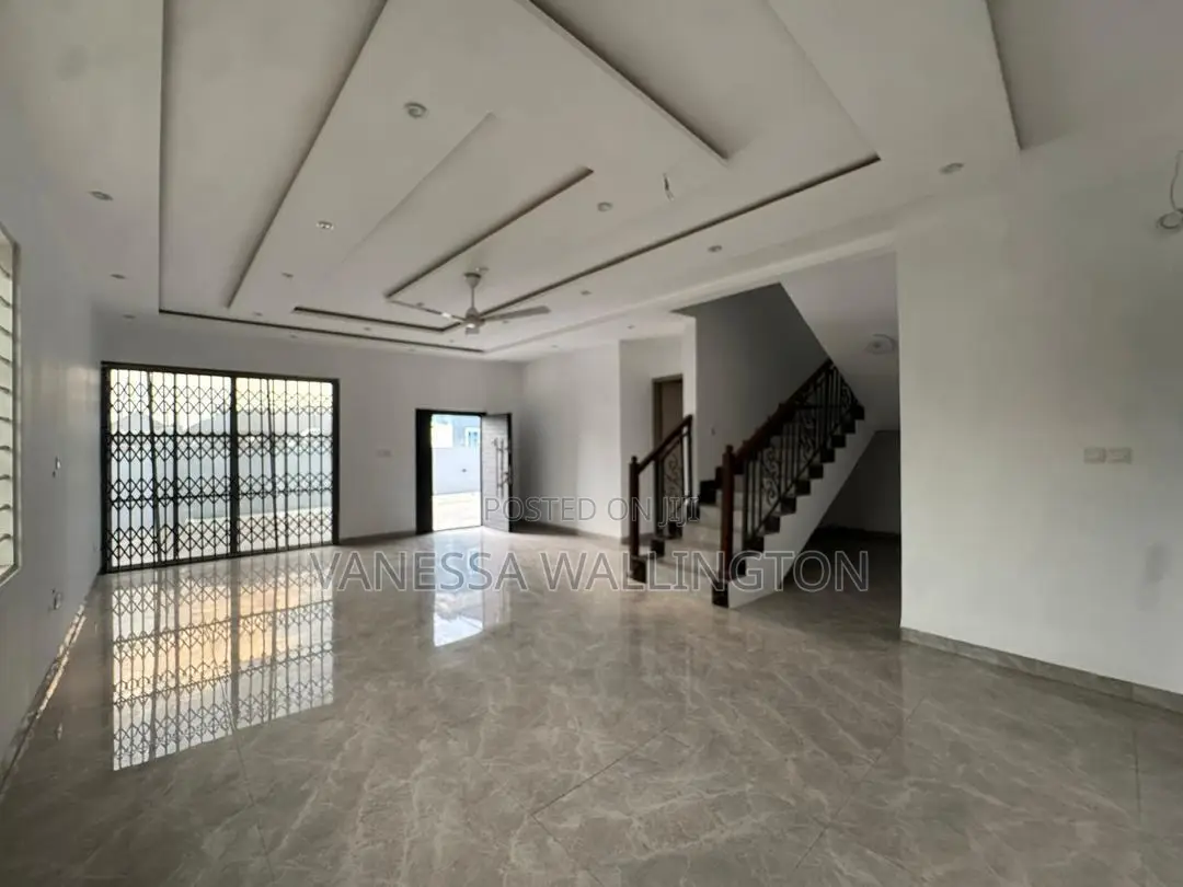4bdrm Townhouse/Terrace in East Lego Hill for sale