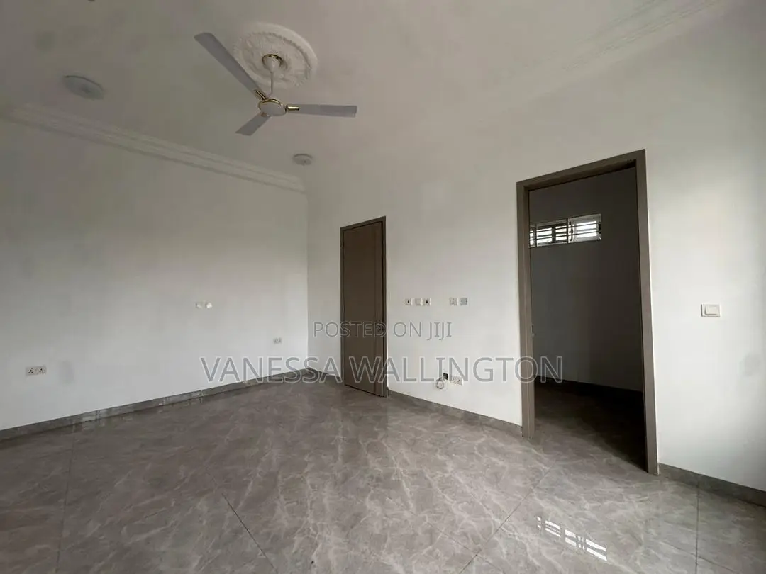 4bdrm Townhouse/Terrace in East Lego Hill for sale