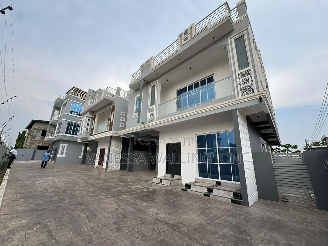 4bdrm Townhouse/Terrace in East Lego Hill for sale