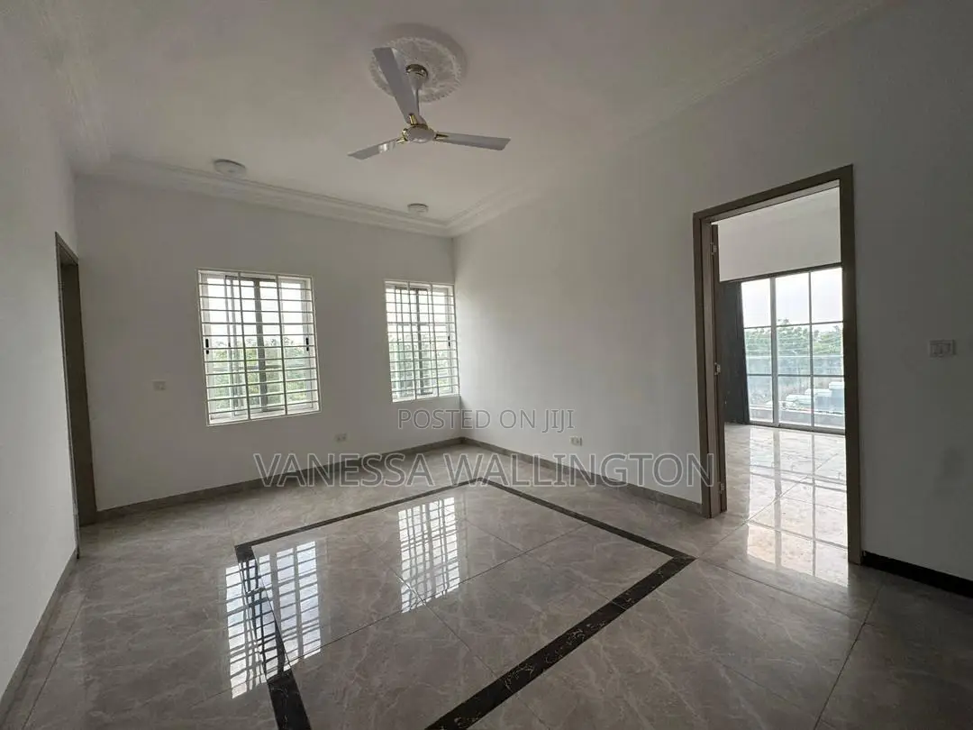 4bdrm Townhouse/Terrace in East Lego Hill for sale