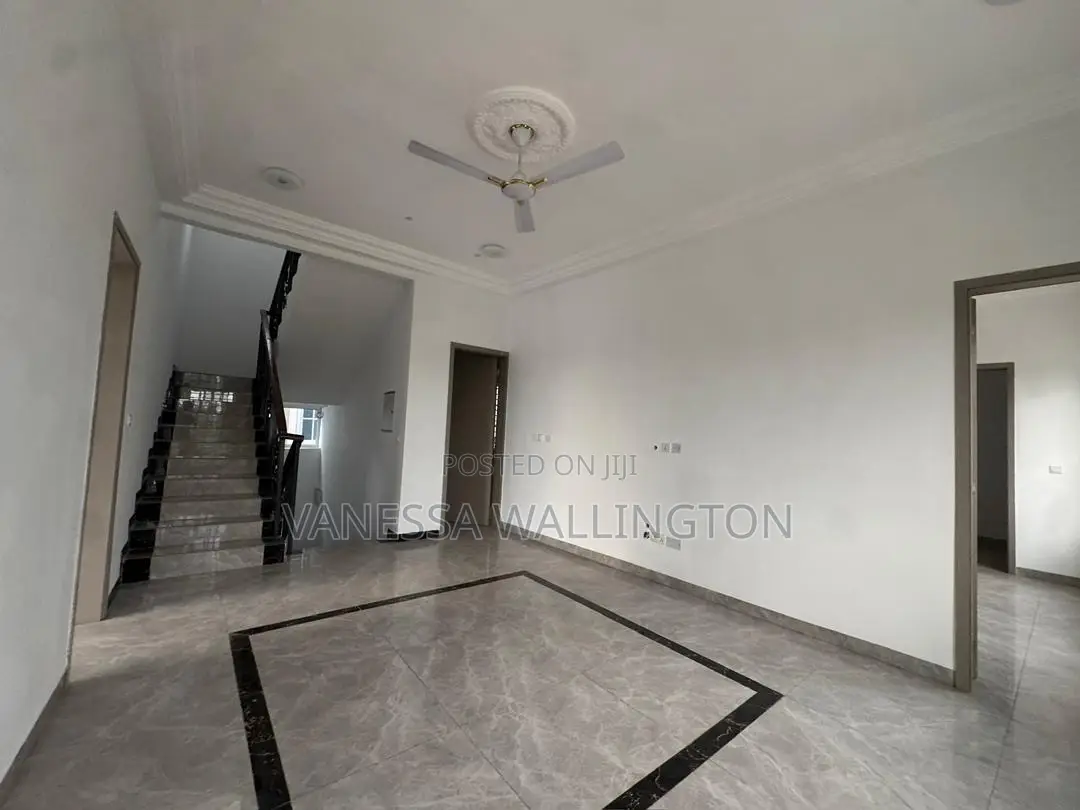 4bdrm Townhouse/Terrace in East Lego Hill for sale