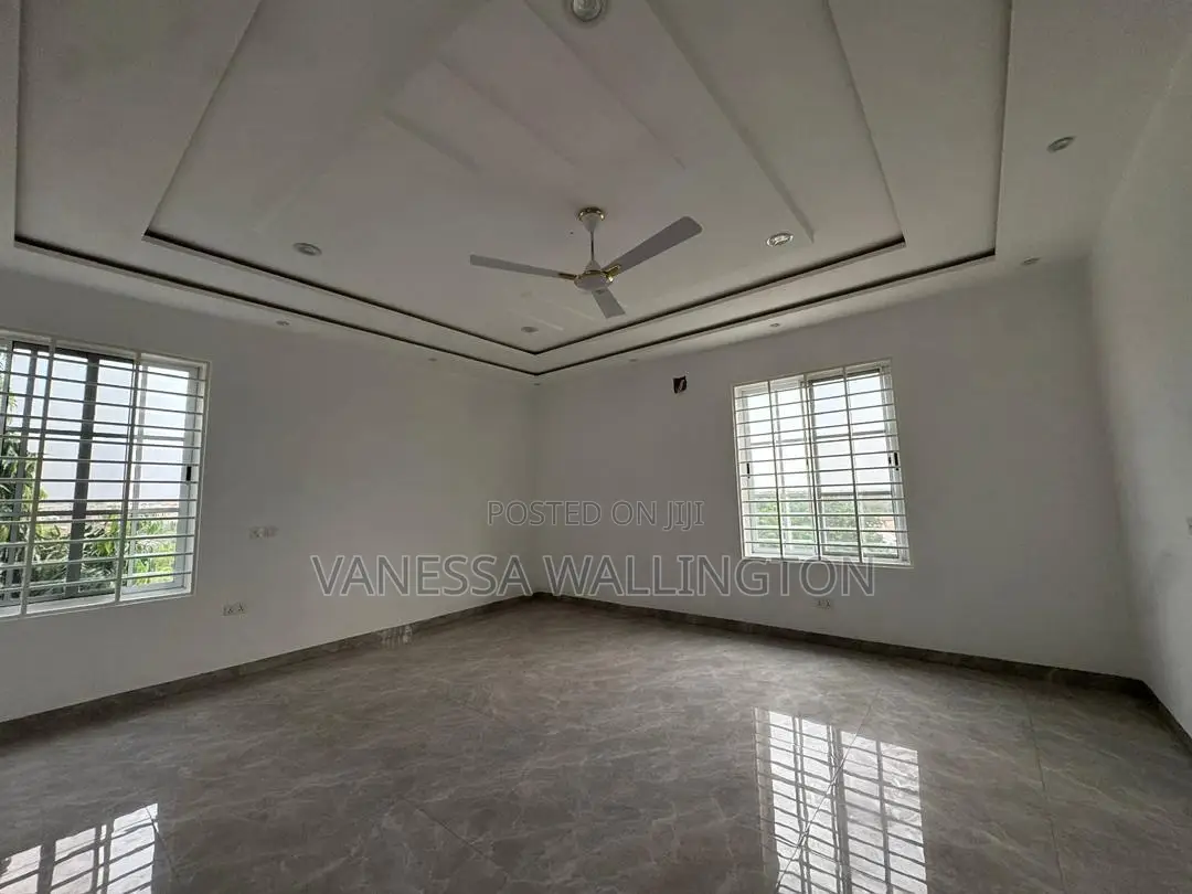 4bdrm Townhouse/Terrace in East Lego Hill for sale
