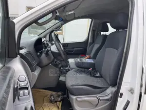 Hyundai H1 2018 White
