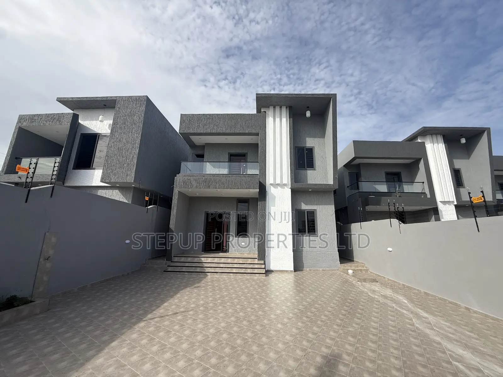 5bdrm House in East Legon Hills for sale