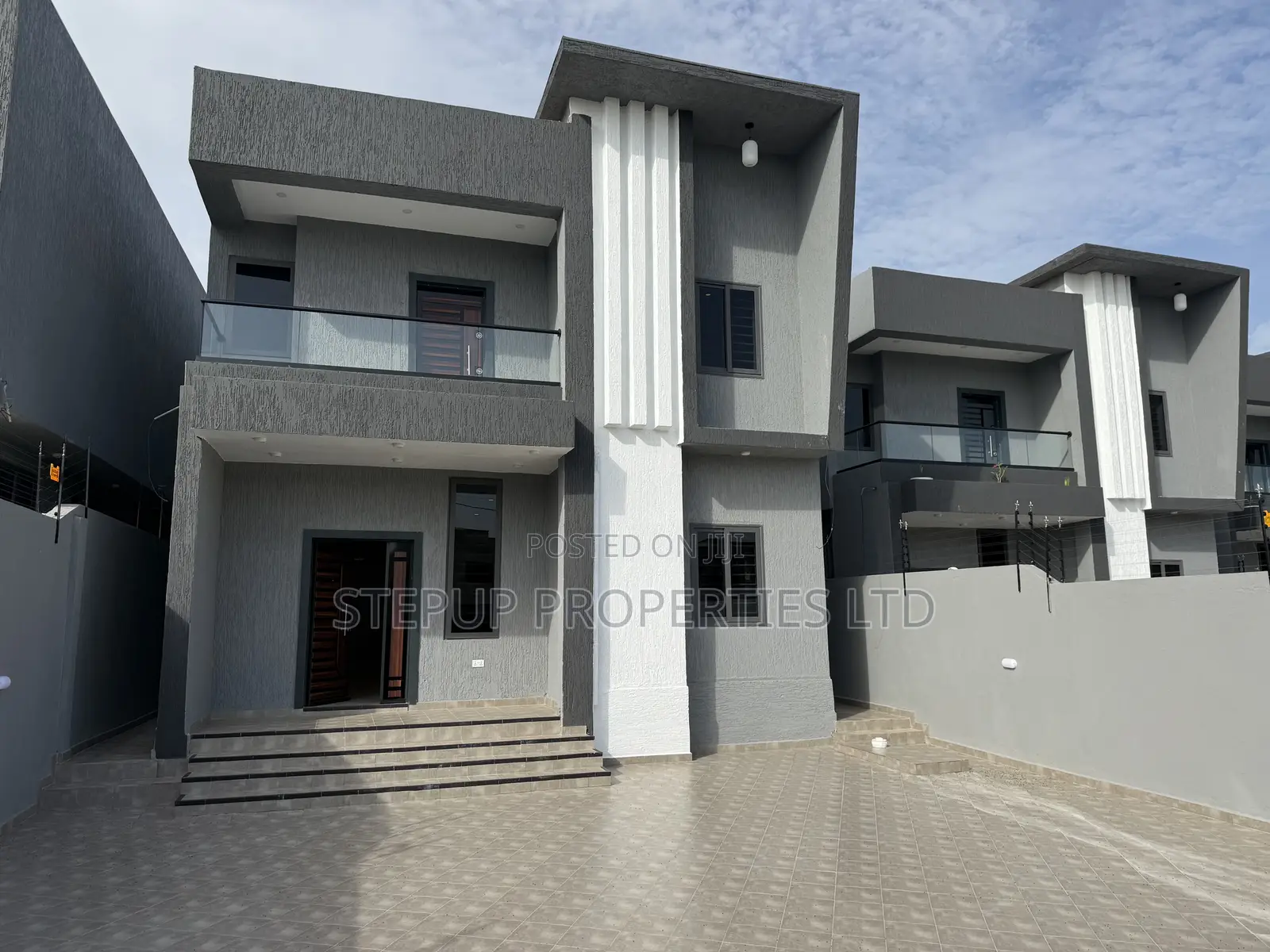 5bdrm House in East Legon Hills for sale