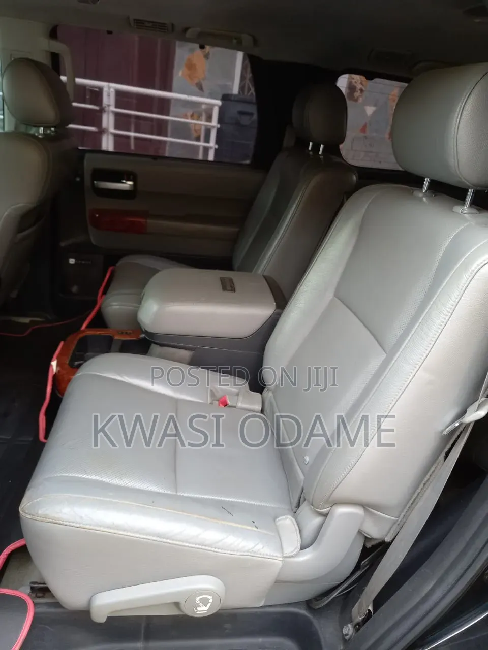Toyota Sequoia Platinum 4dr SUV 4WD (5.7L 8cyl 6A) 2010 Black