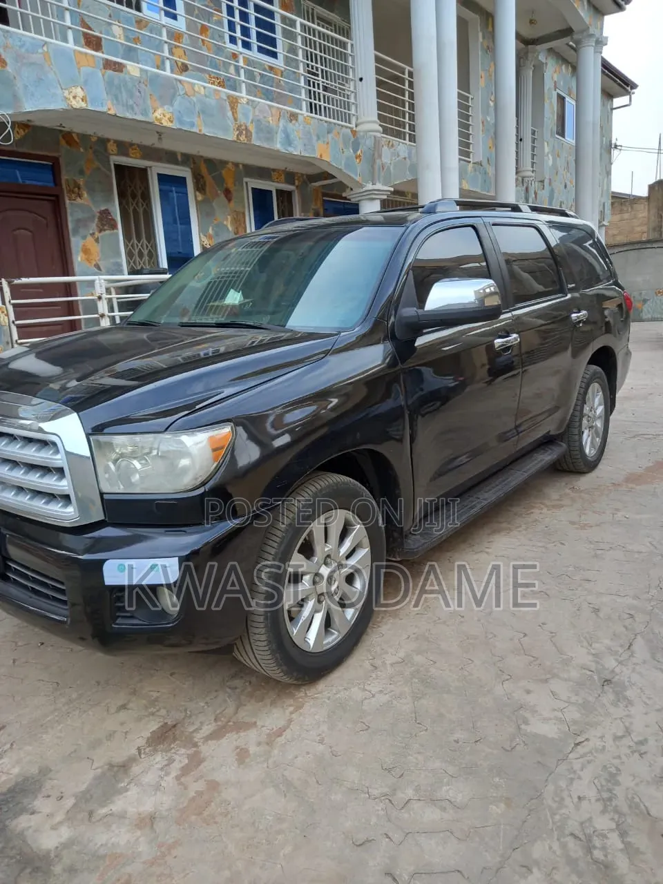 Toyota Sequoia Platinum 4dr SUV 4WD (5.7L 8cyl 6A) 2010 Black