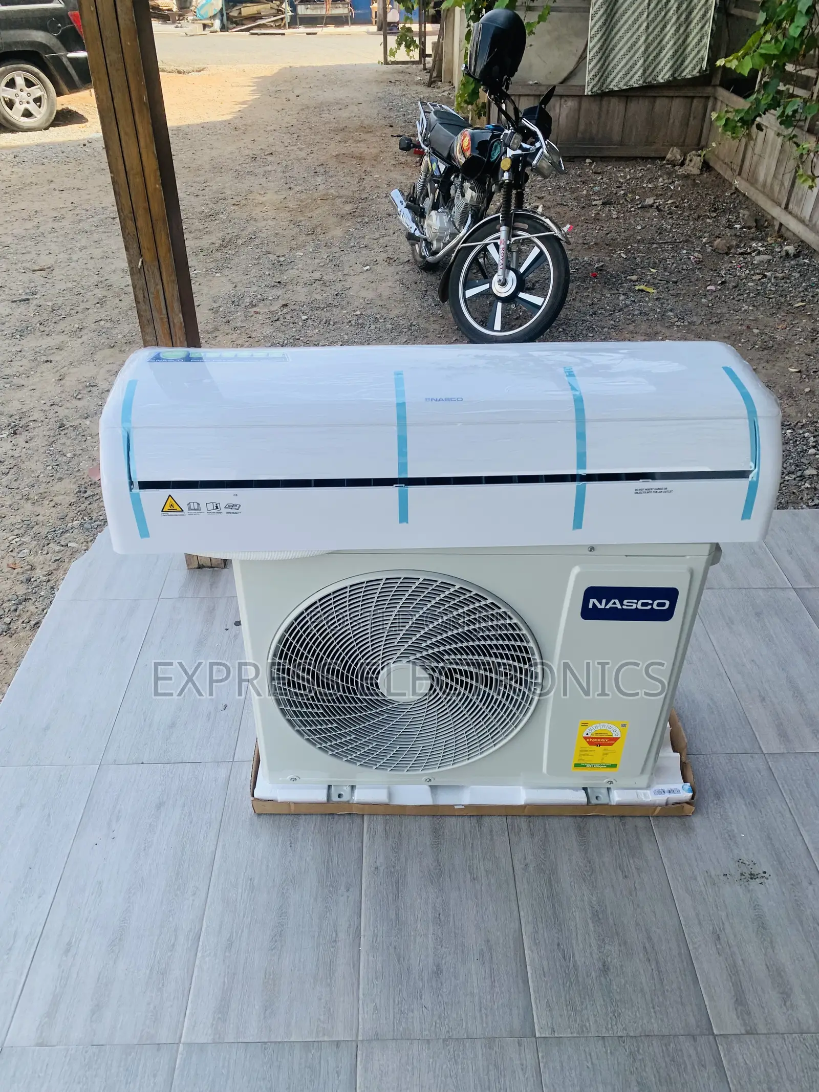 Mesmeric Design Split R410 Gas Nasco 1.5hp Air Conditioner