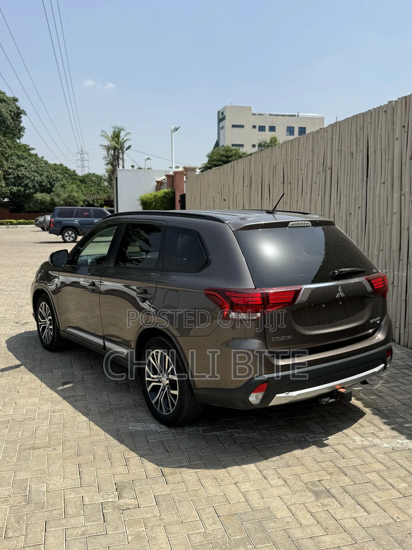 Mitsubishi Outlander SEL FWD 2016 Brown