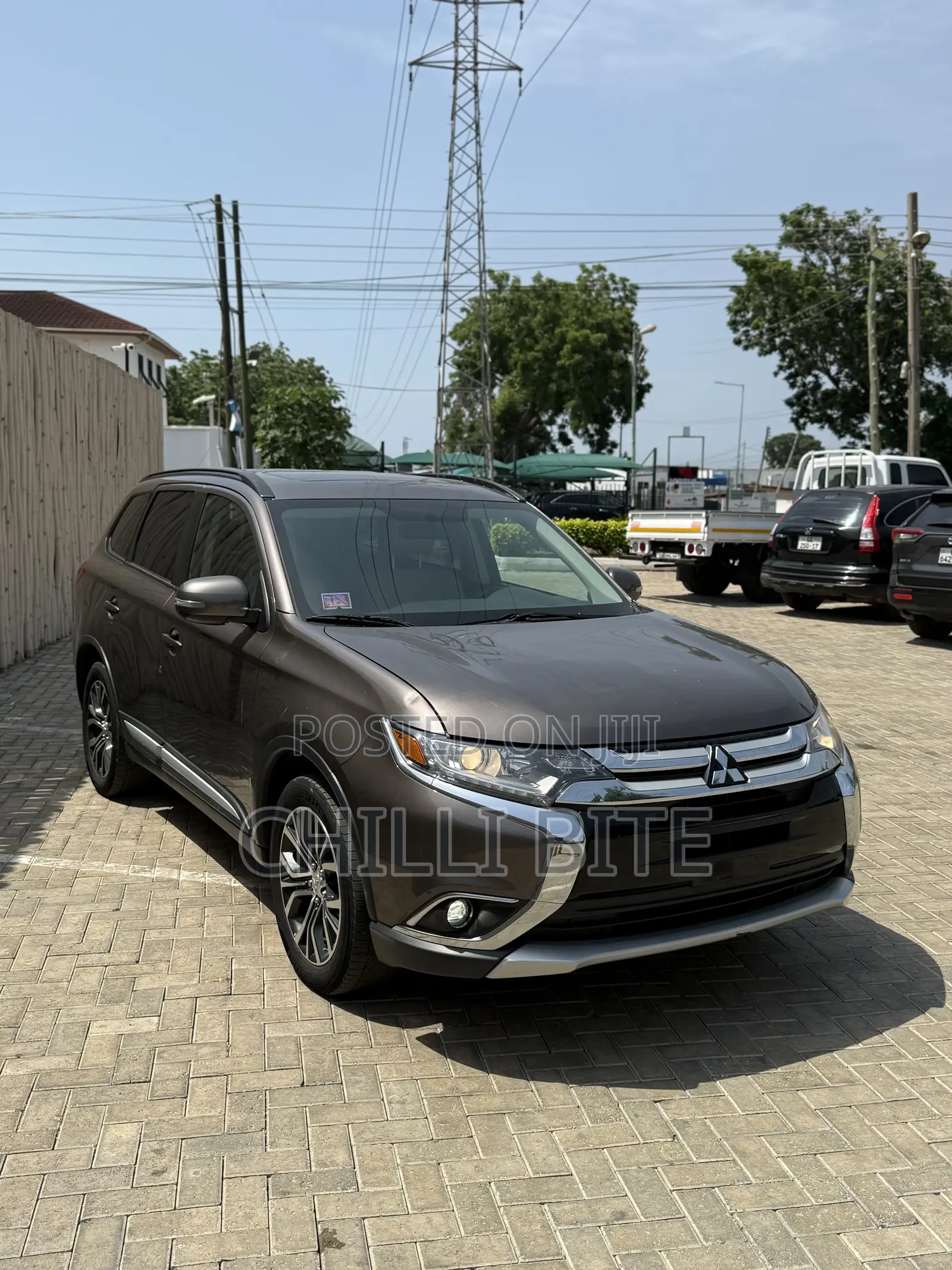 Mitsubishi Outlander SEL FWD 2016 Brown