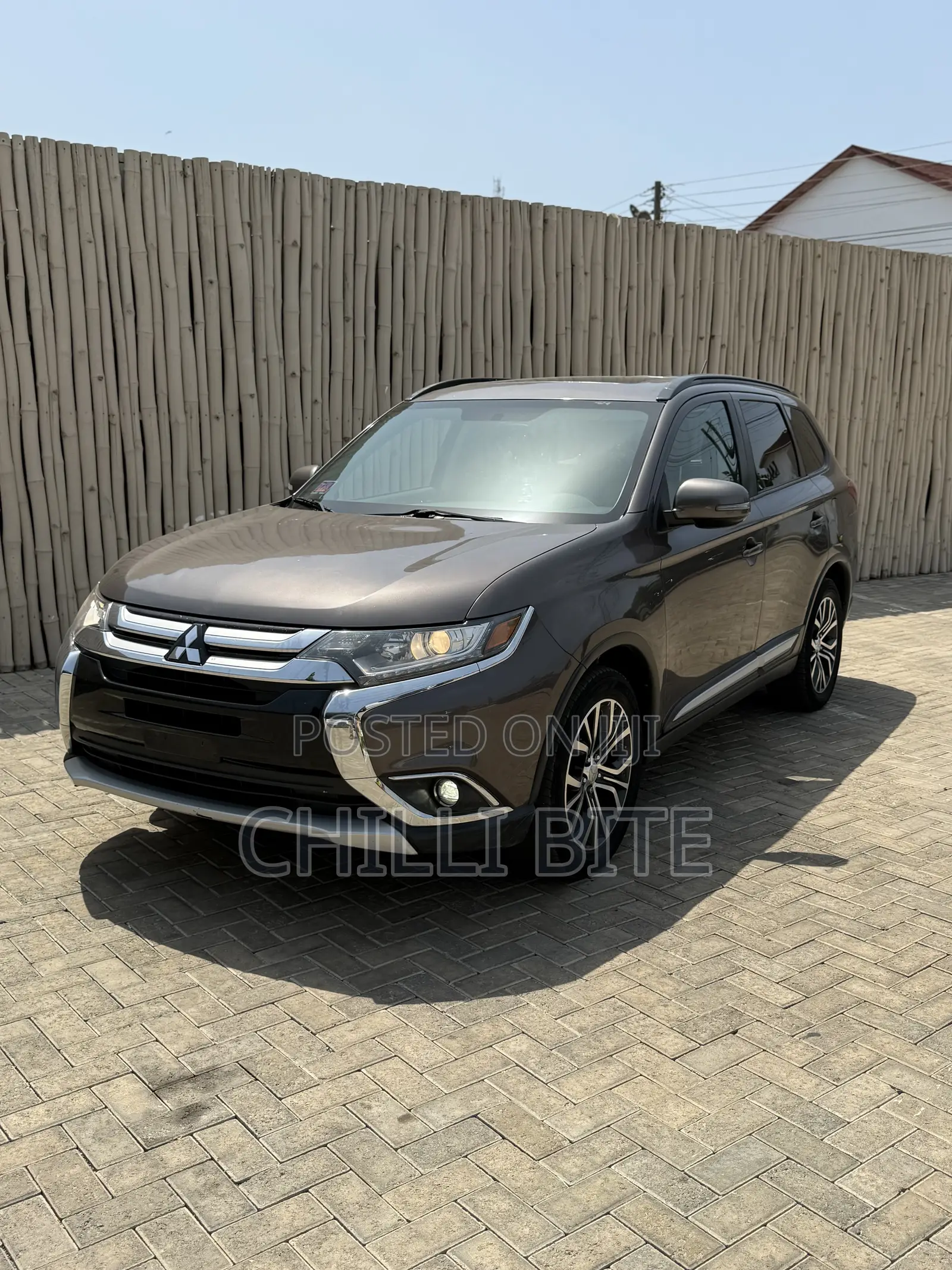 Mitsubishi Outlander SEL FWD 2016 Brown