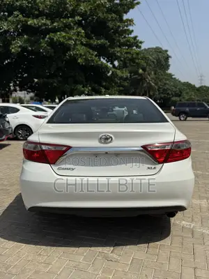 Toyota Camry XLE 4dr Sedan (2.5L 4cyl 6A) 2016 White