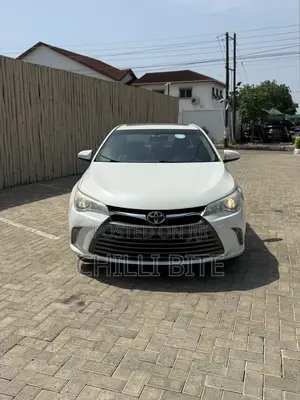 Toyota Camry XLE 4dr Sedan (2.5L 4cyl 6A) 2016 White