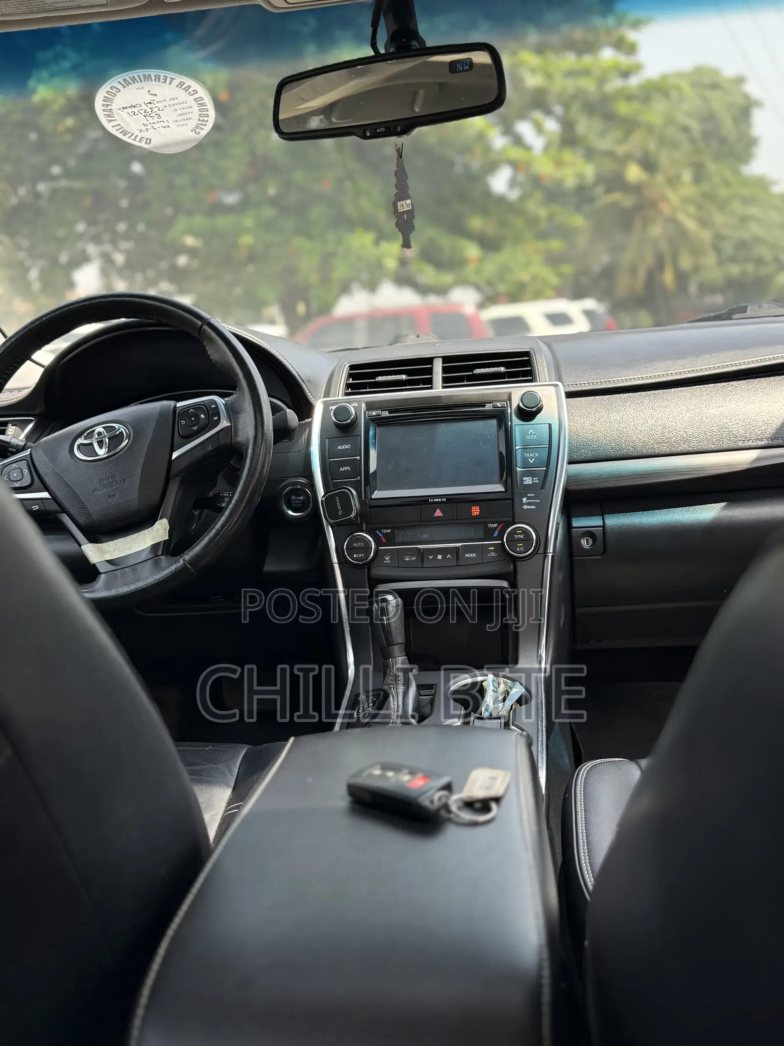 Toyota Camry XLE 4dr Sedan (2.5L 4cyl 6A) 2016 White