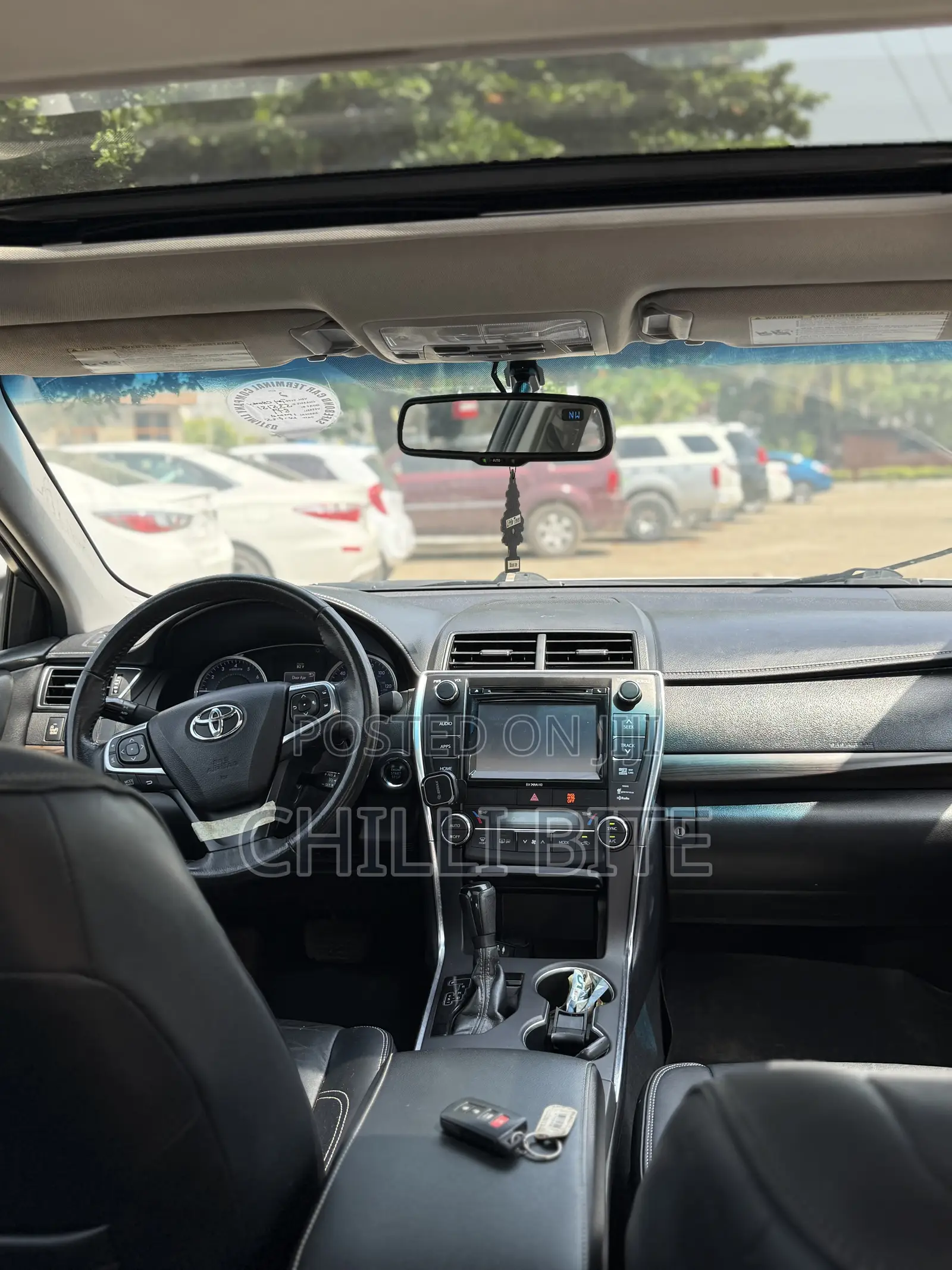 Toyota Camry XLE 4dr Sedan (2.5L 4cyl 6A) 2016 White