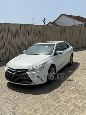 Toyota Camry XLE 4dr Sedan (2.5L 4cyl 6A) 2016 White