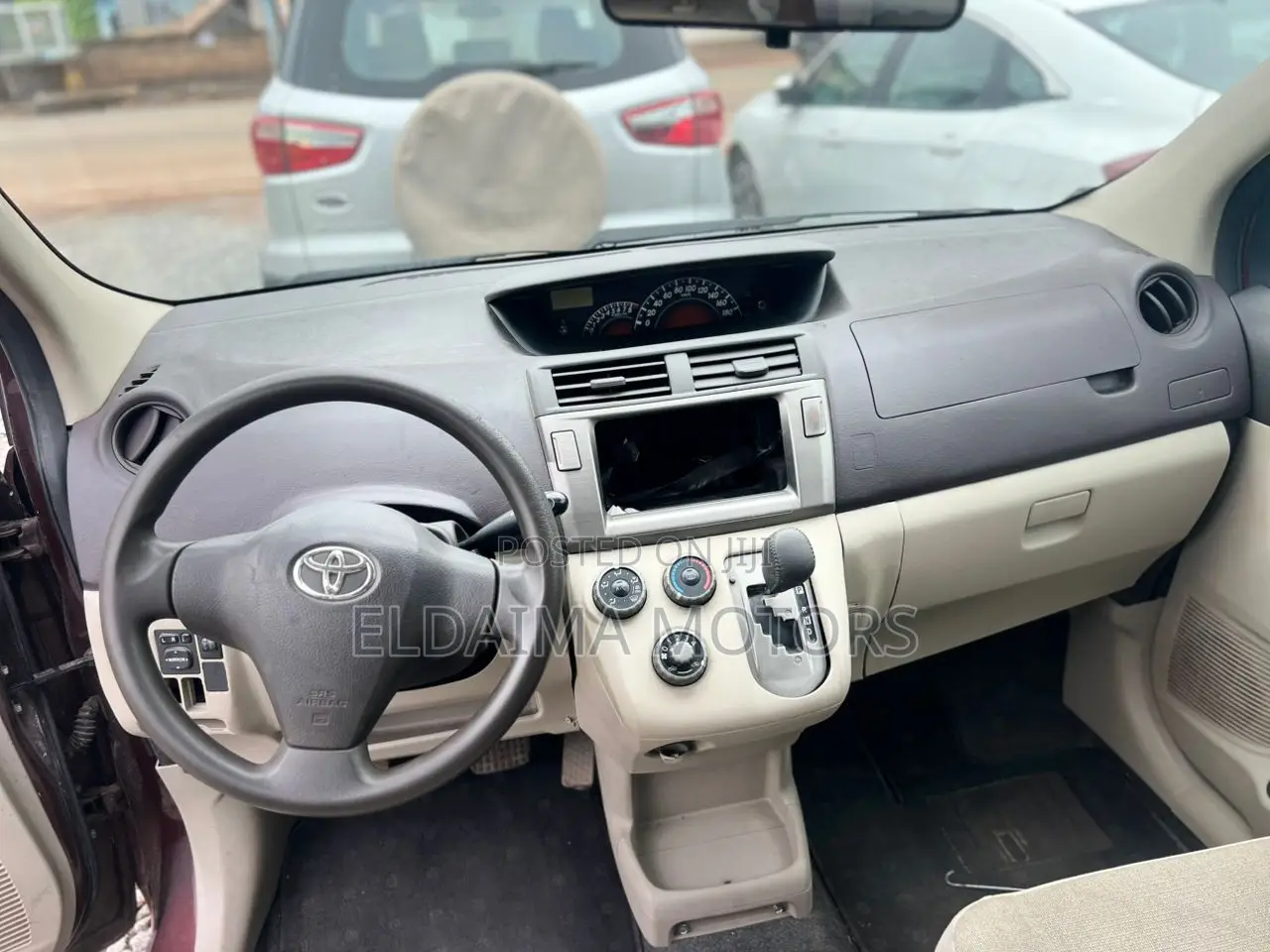 Toyota Passo Sette 1.5 AWD 2012 Brown
