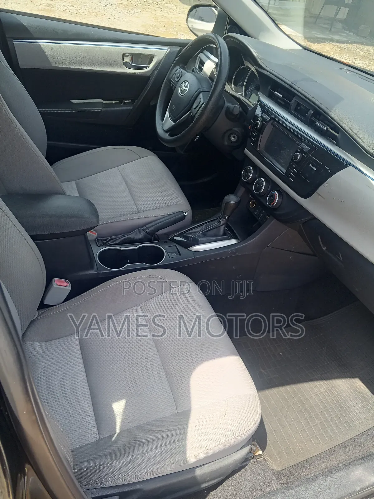 Toyota Corolla LE 4dr Sedan (1.8L 4cyl CVT) 2015 Black