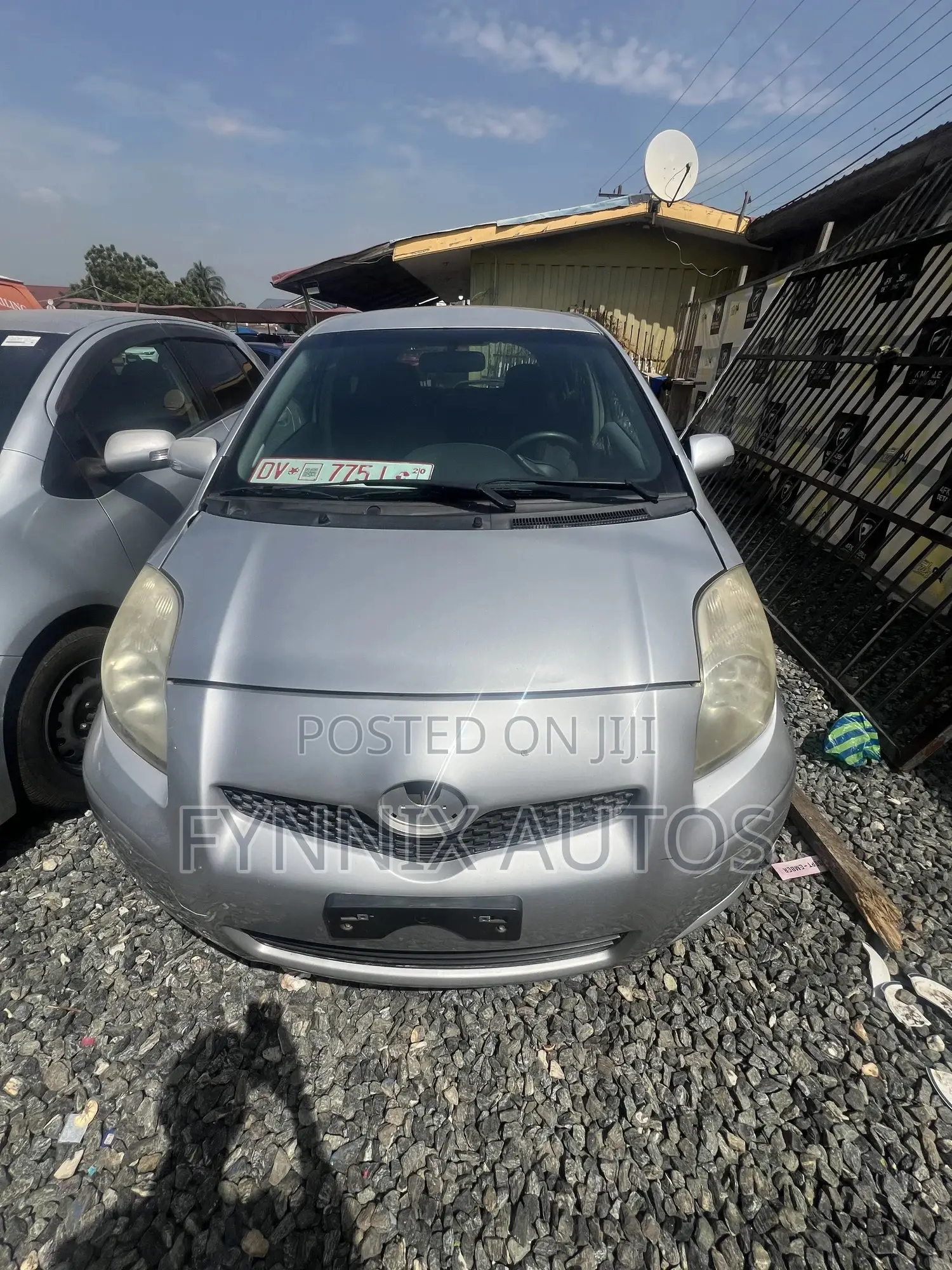 Toyota Vitz 1.3 FWD 3dr 2010 Silver