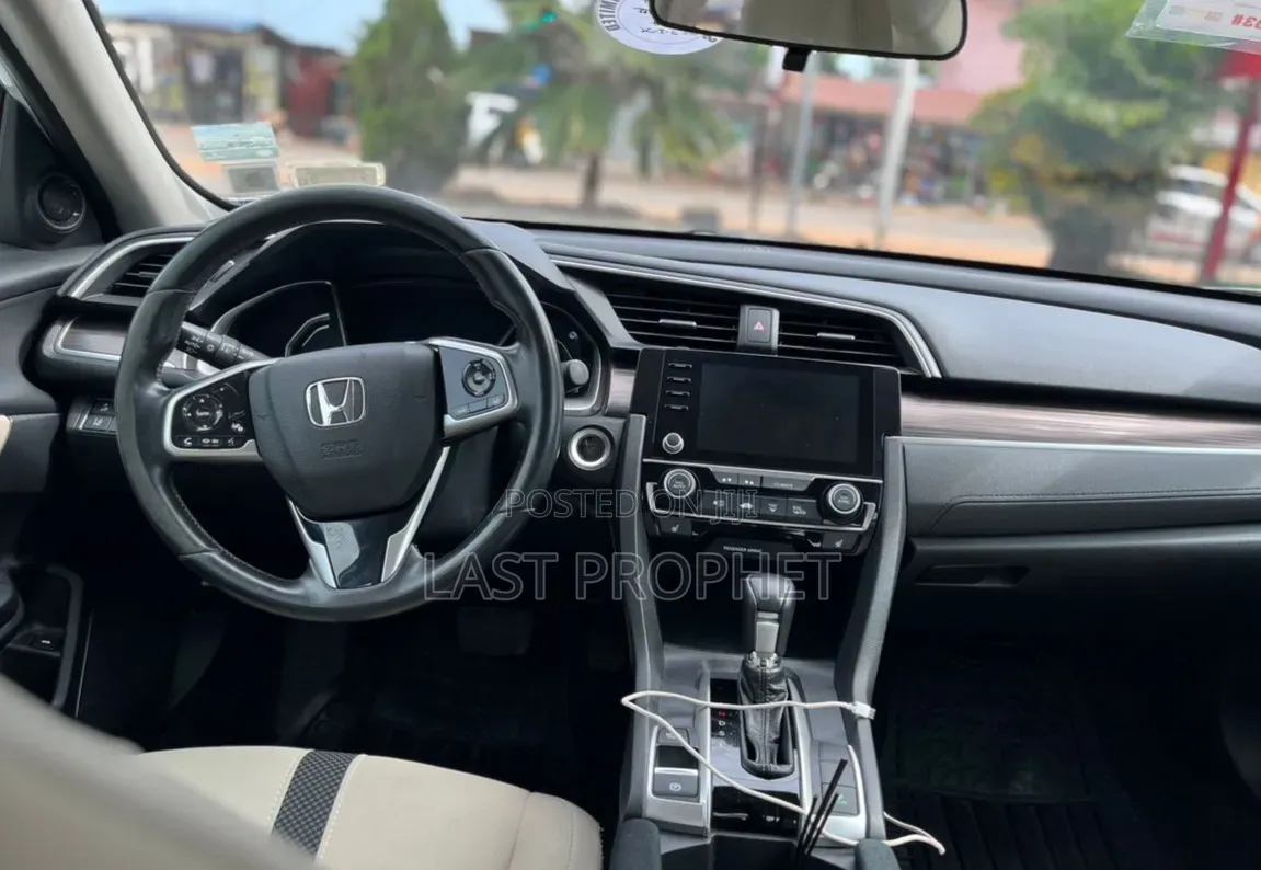 Honda Civic EX Sedan 2019 White