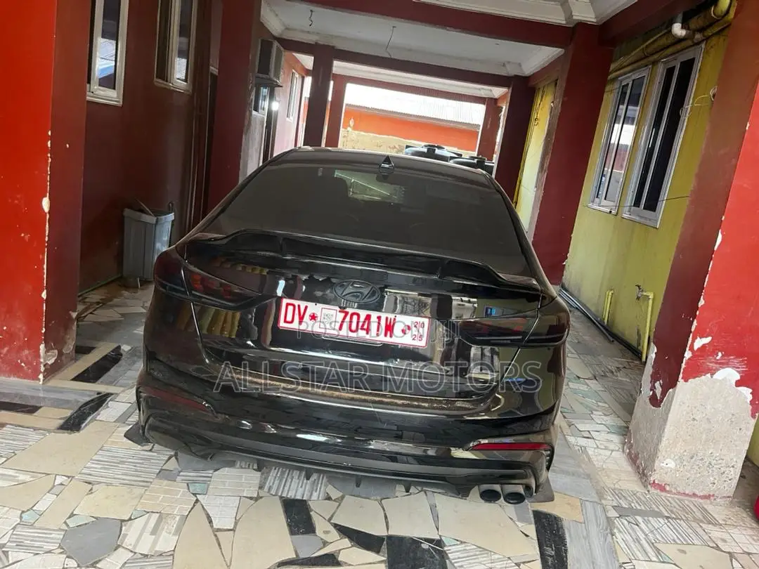 Hyundai Elantra Limited 2018 Black