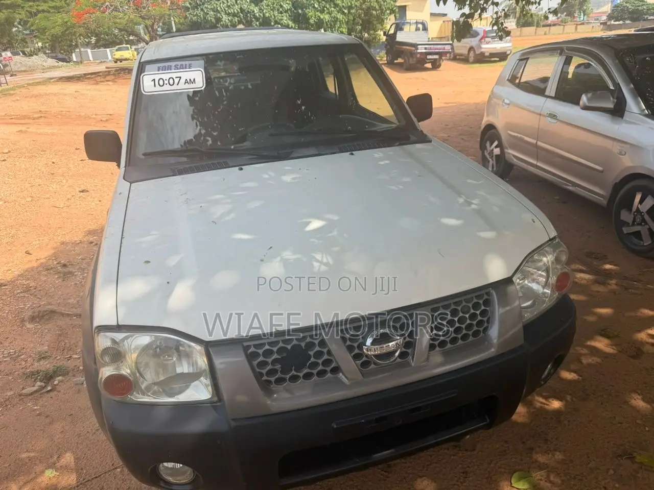Nissan Hardbody 2015 White
