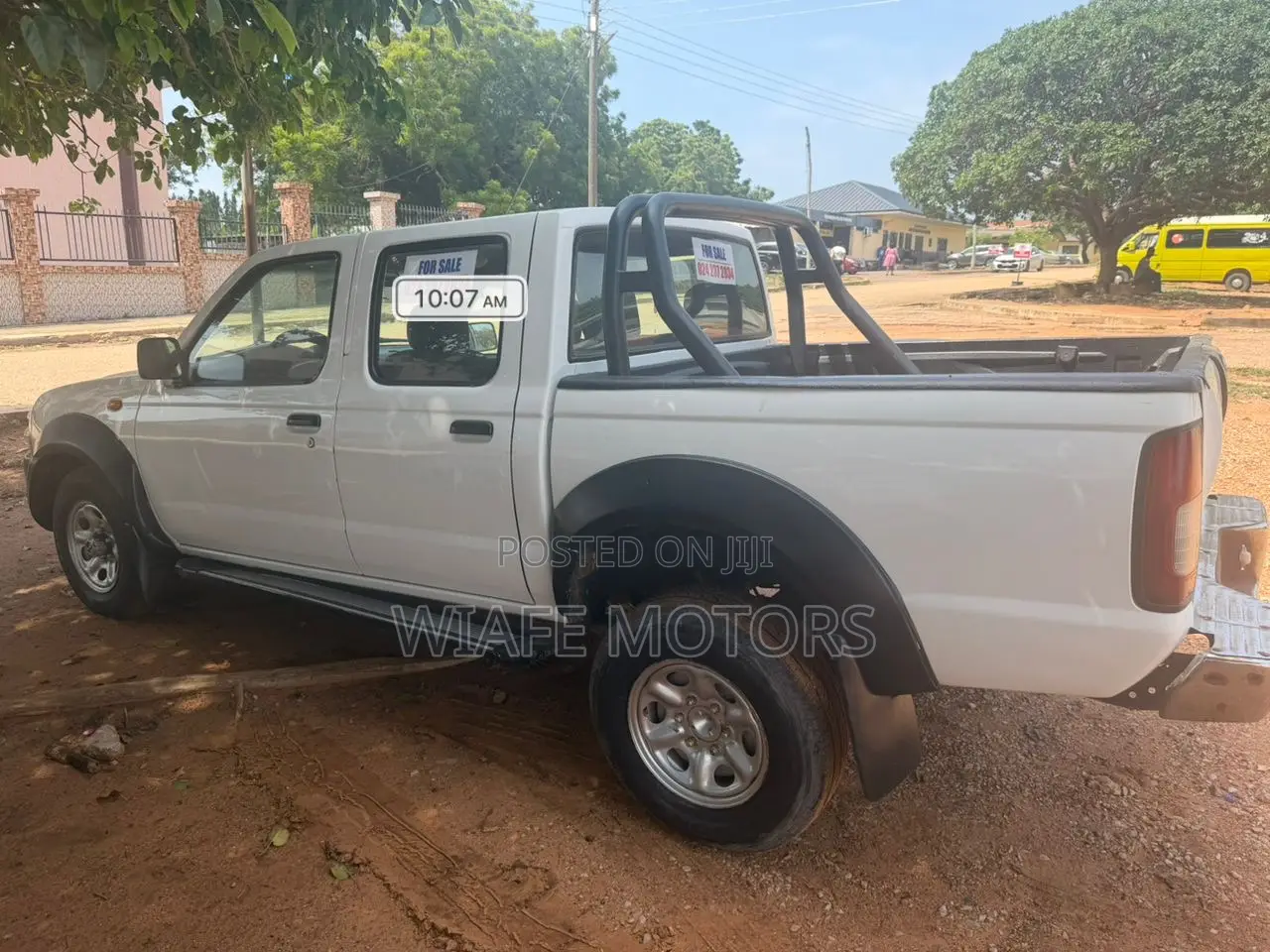 Nissan Hardbody 2015 White