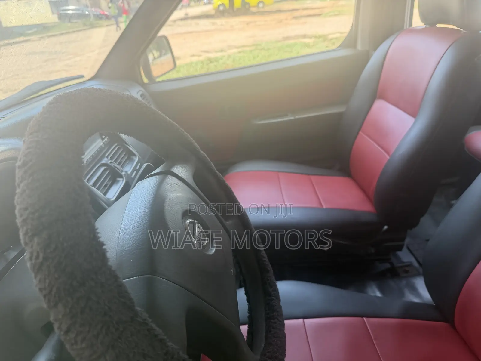 Nissan Hardbody 2015 White