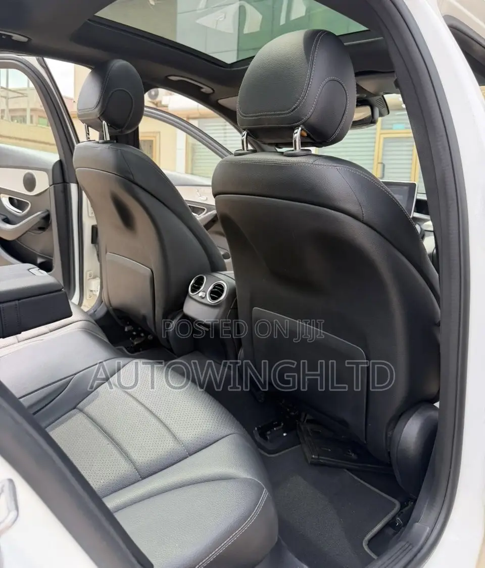 Mercedes-Benz C300 Sport 4Matic Sedan AWD (2.0L 4cyll 7A) 2016 White