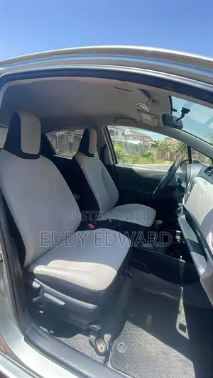 Toyota Vitz 1.3 AWD 3dr 2013 Silver