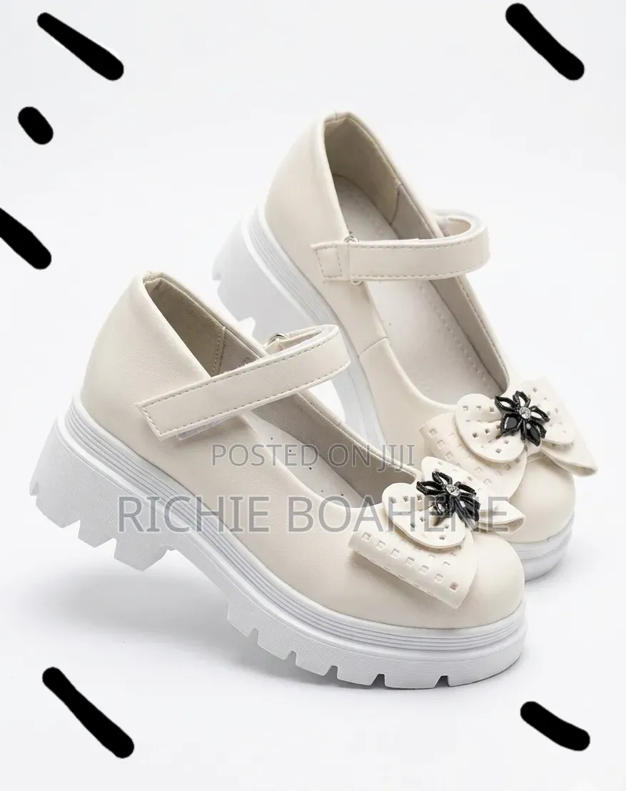 Girls Outing or Church Shoe Size 25
