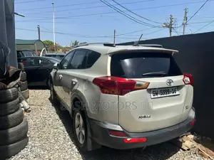 Toyota RAV4 LE 4dr SUV (2.5L 4cyl 6A) 2014 Gray