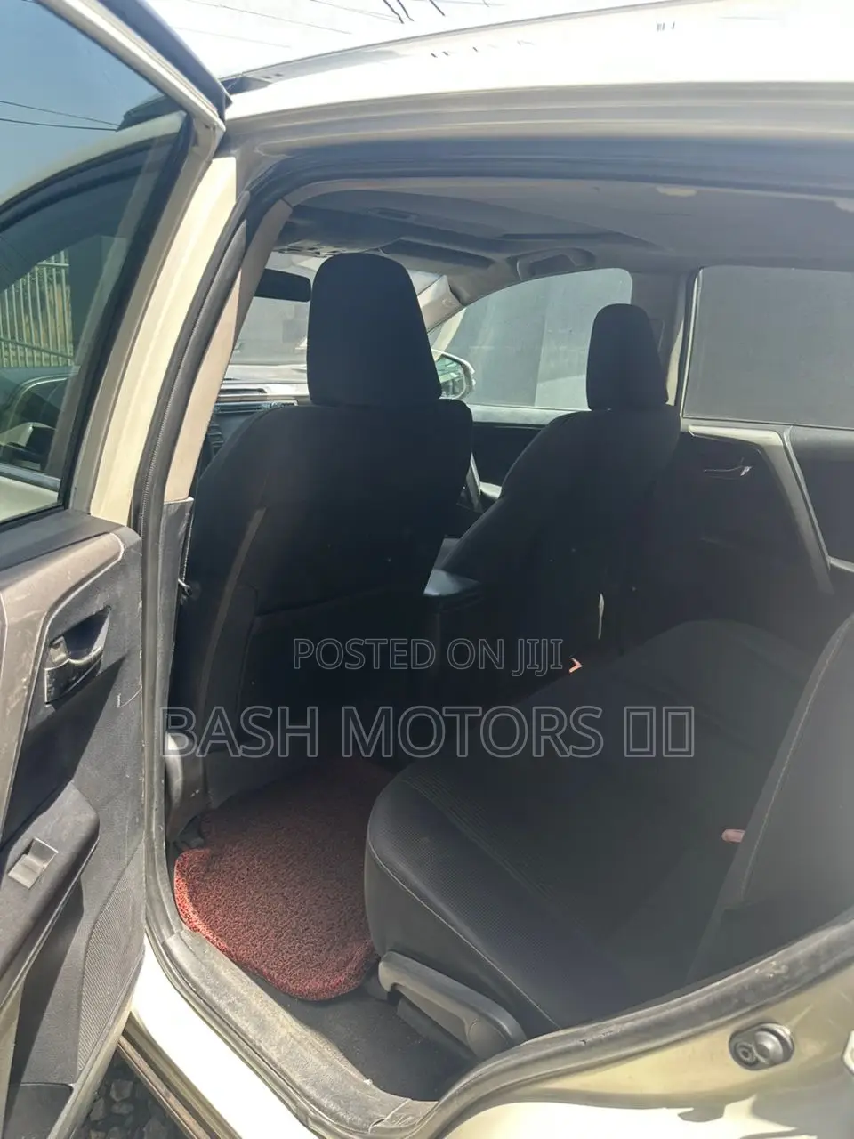 Toyota RAV4 LE 4dr SUV (2.5L 4cyl 6A) 2014 Gray