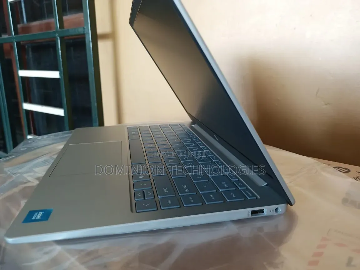 New Laptop HP 8GB Intel SSD 512GB