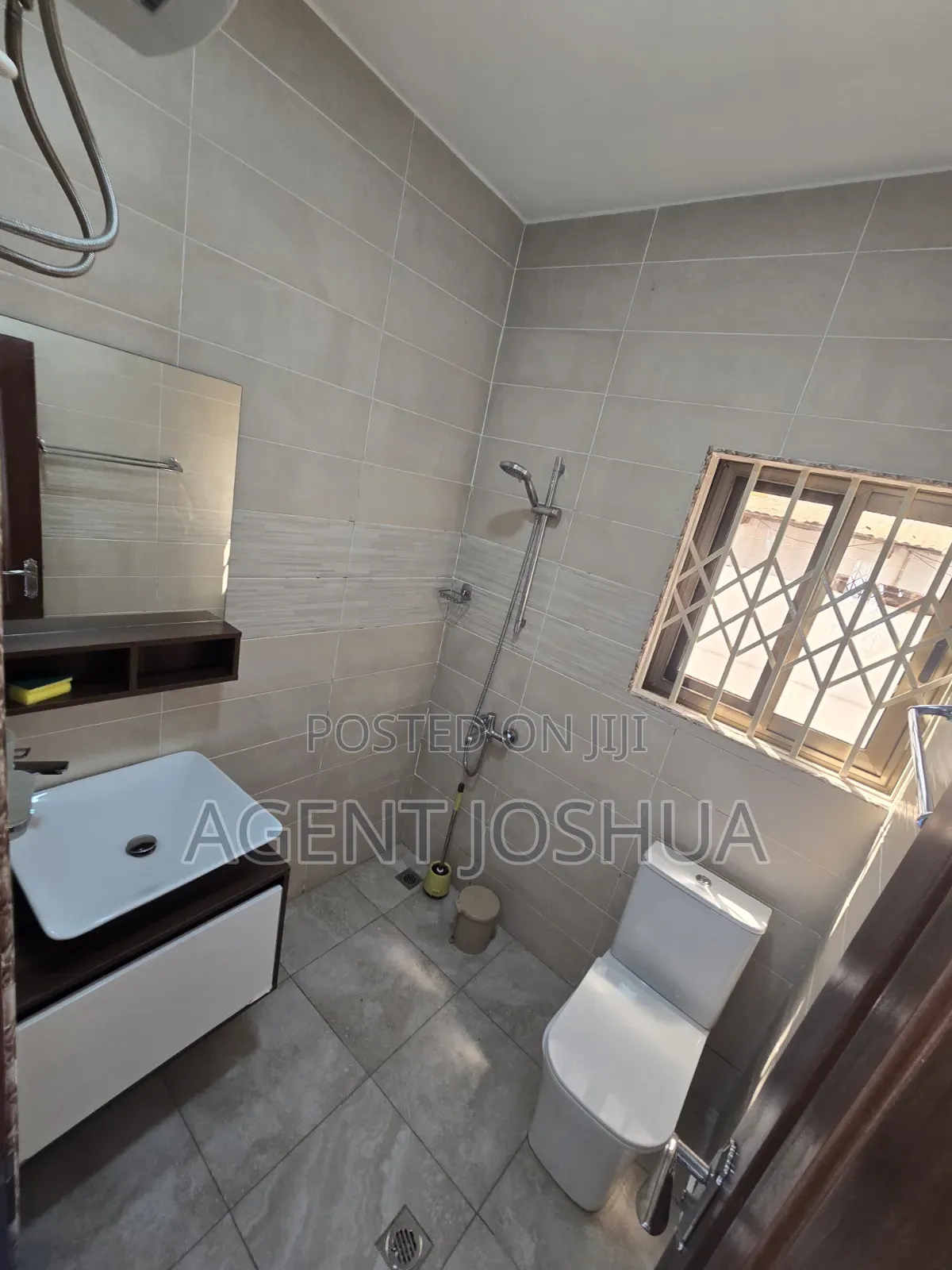 2bdrm Townhouse / Terrace in Teshie Estate for rent