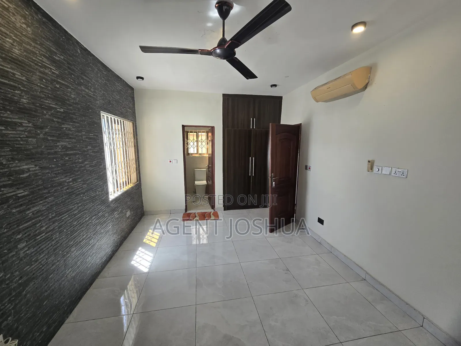2bdrm Townhouse / Terrace in Teshie Estate for rent
