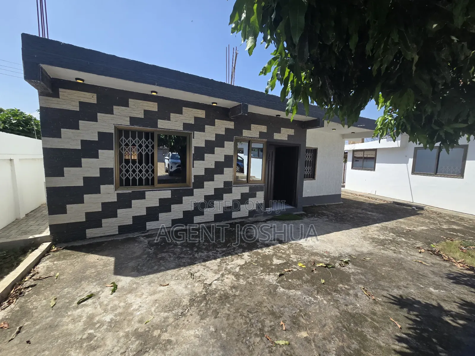 2bdrm Townhouse / Terrace in Teshie Estate for rent