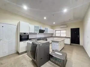6bdrm Mansion in East Legon Hills for rent