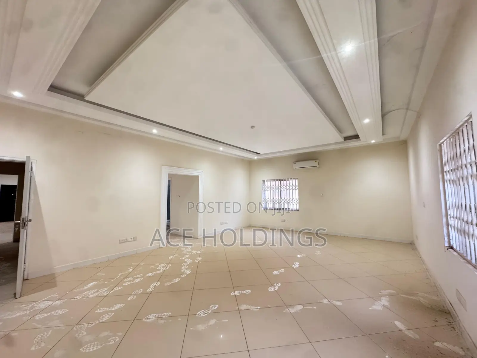 6bdrm Mansion in East Legon Hills for rent