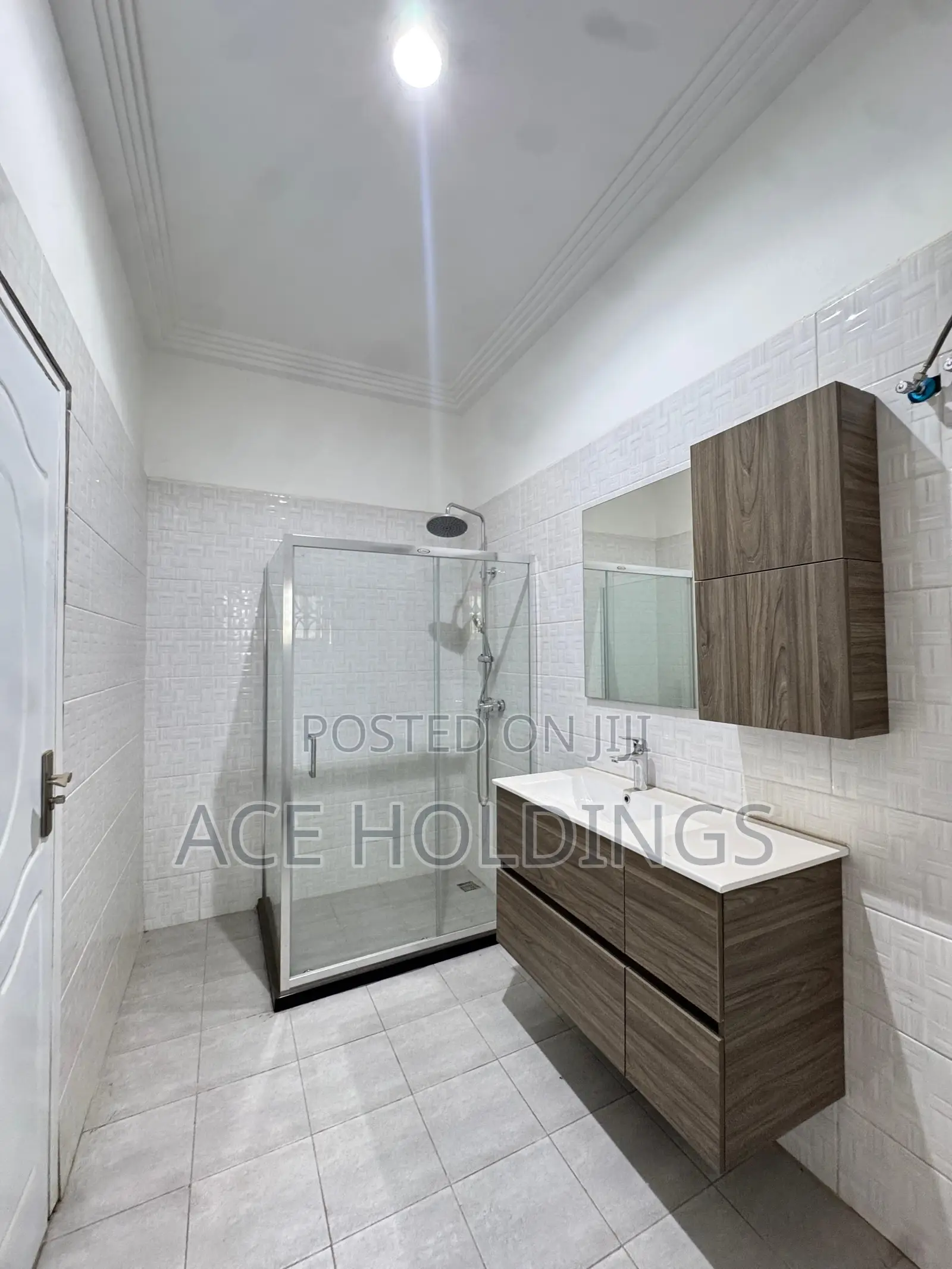 6bdrm Mansion in East Legon Hills for rent
