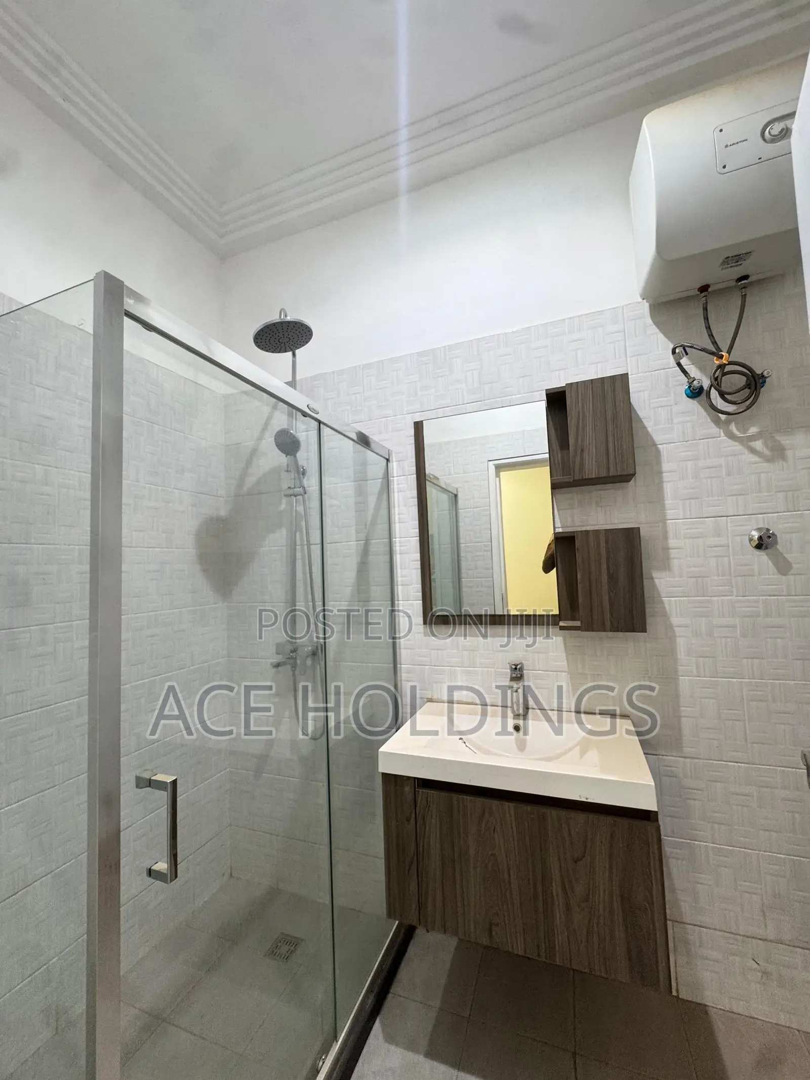 6bdrm Mansion in East Legon Hills for rent